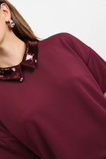 Load image into Gallery viewer, T-shirt with embellished pointed collar
