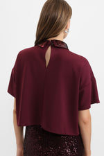 Load image into Gallery viewer, T-shirt with embellished pointed collar
