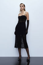 Load image into Gallery viewer, Midi dress in lace with delicate straps
